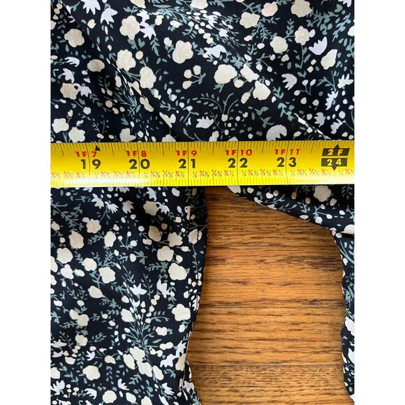 J. CREW Multicolor Classic Floral Button Up Shirt Top    Women's Size 10 - Picture 9 of 10